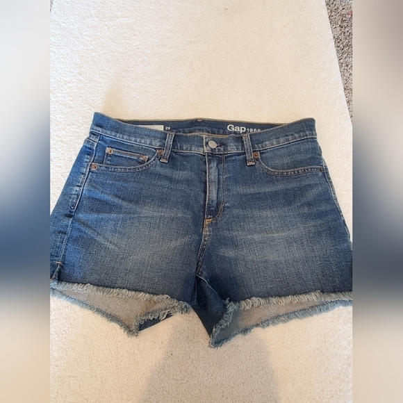 Gap 1969 Authentic Sumner Short. 2 1/2 inseam. Sz 29 - Picture 1 of 4